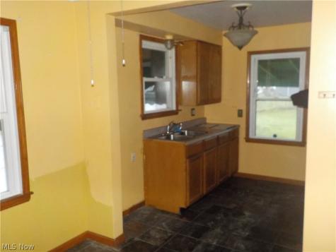 2456 E 37th Street Lorain OH 44055