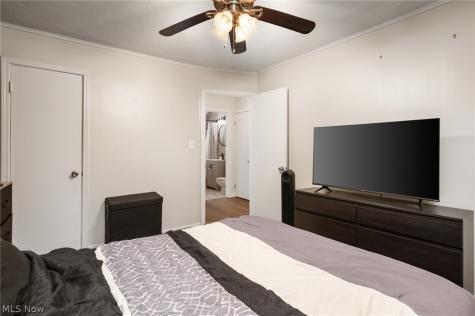 27030 Farringdon Avenue Euclid OH 44132