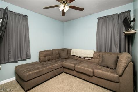 27030 Farringdon Avenue Euclid OH 44132