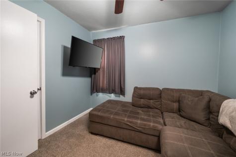 27030 Farringdon Avenue Euclid OH 44132