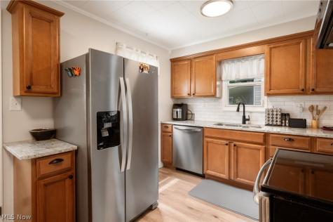 27030 Farringdon Avenue Euclid OH 44132