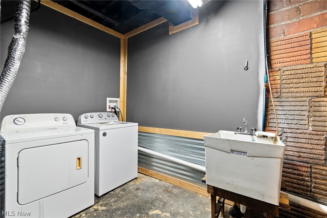 304 E Lisbon Street Waynesburg OH 44688