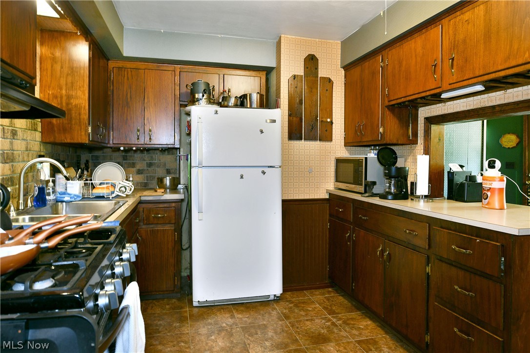 884 Keefer Road Girard OH 44420