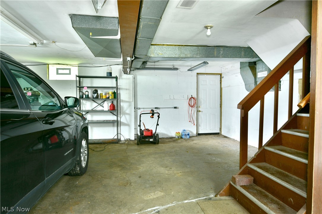 884 Keefer Road Girard OH 44420
