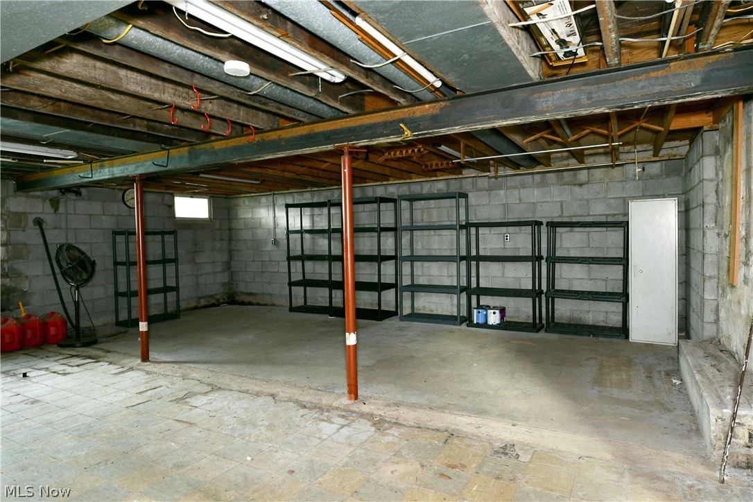 884 Keefer Road Girard OH 44420