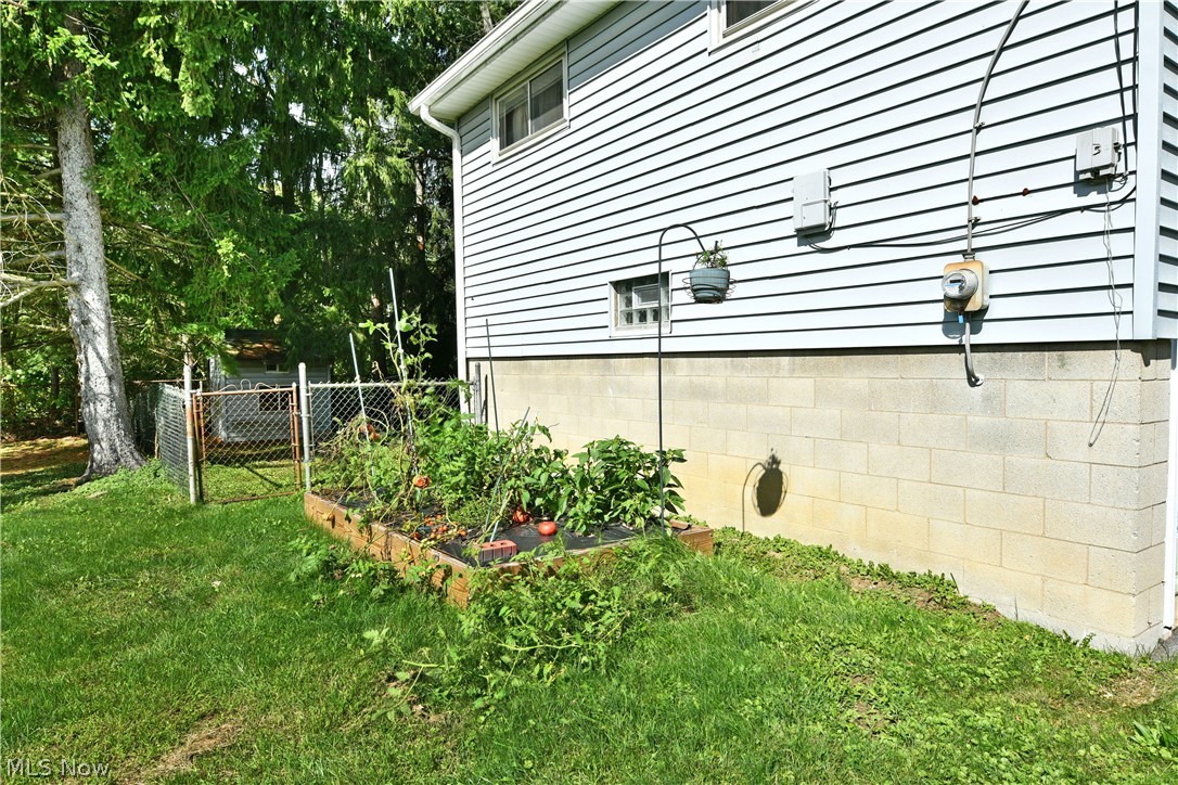 884 Keefer Road Girard OH 44420