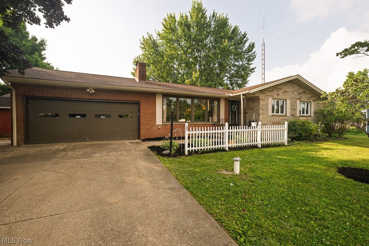 3912 Rolling Ridge Road NE Canton OH 44721