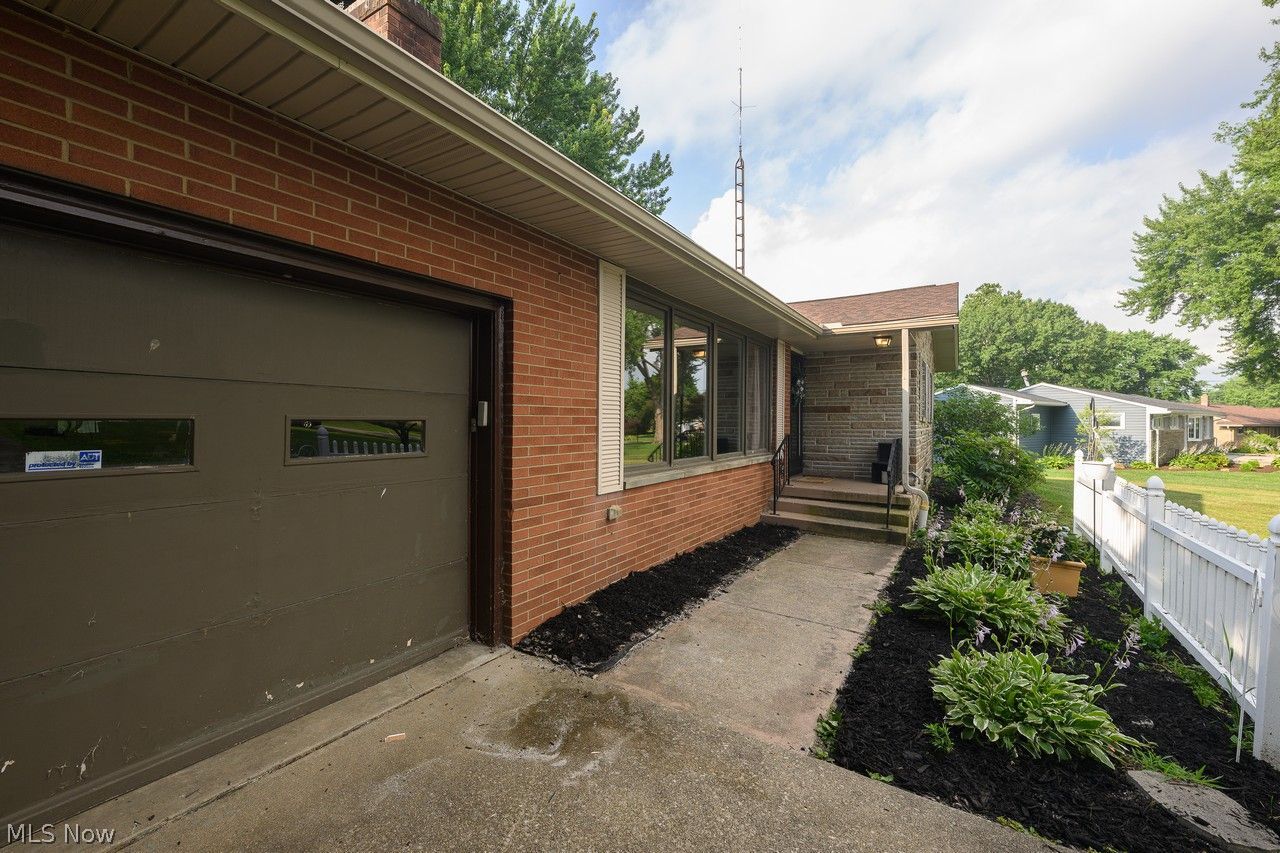 3912 Rolling Ridge Road NE Canton OH 44721