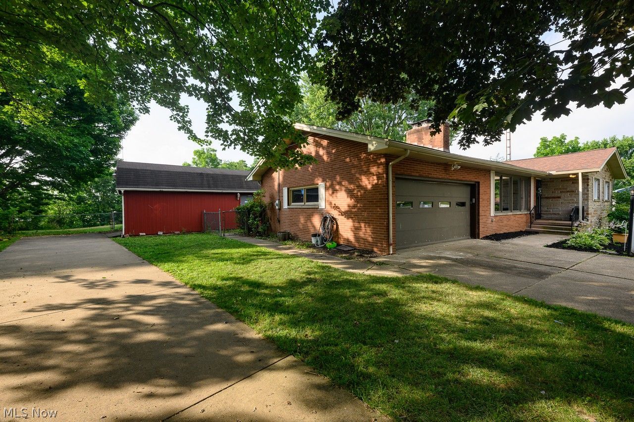 3912 Rolling Ridge Road NE Canton OH 44721