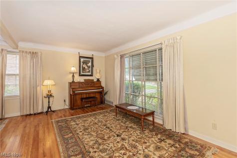 23703 E Baintree Beachwood OH 44122