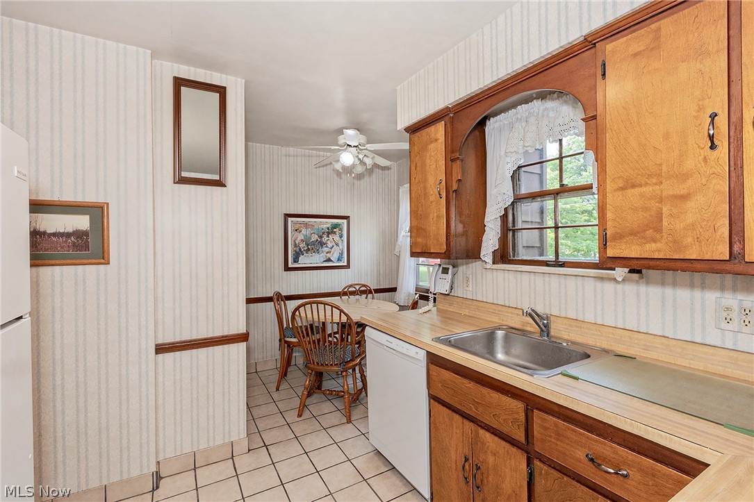 23703 E Baintree Beachwood OH 44122