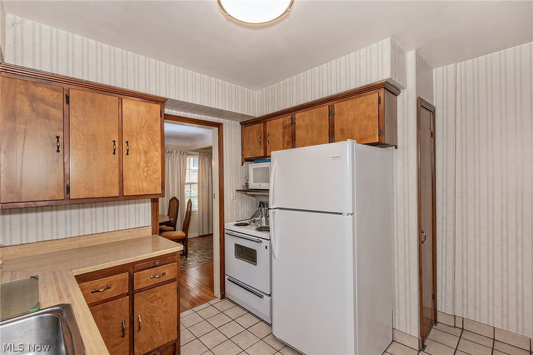 23703 E Baintree Beachwood OH 44122