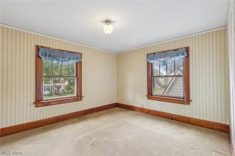 989 Amelia Avenue Akron OH 44302