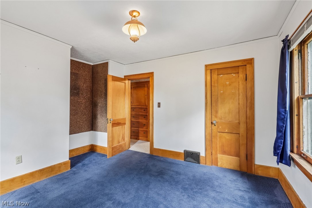 989 Amelia Avenue Akron OH 44302