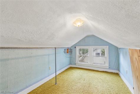 989 Amelia Avenue Akron OH 44302