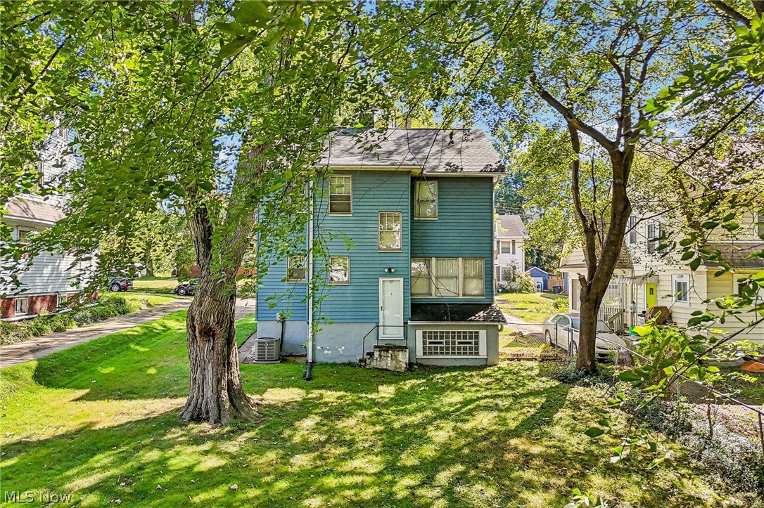 989 Amelia Avenue Akron OH 44302