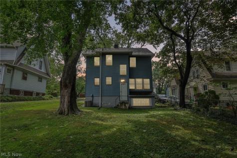 989 Amelia Avenue Akron OH 44302