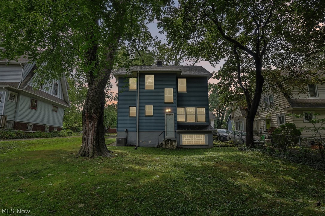 989 Amelia Avenue Akron OH 44302