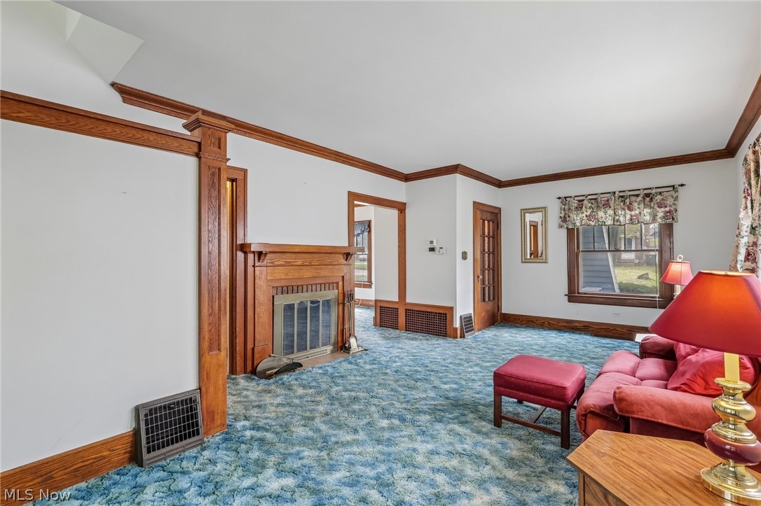989 Amelia Avenue Akron OH 44302