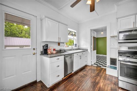 146 Harrison Street Elyria OH 44035