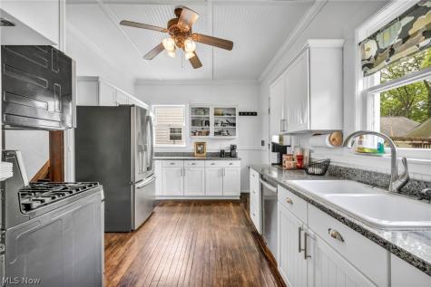 146 Harrison Street Elyria OH 44035