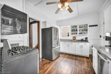 146 Harrison Street Elyria OH 44035