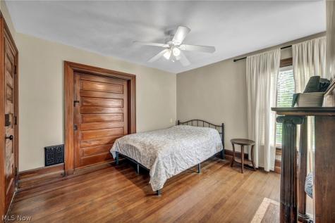 146 Harrison Street Elyria OH 44035