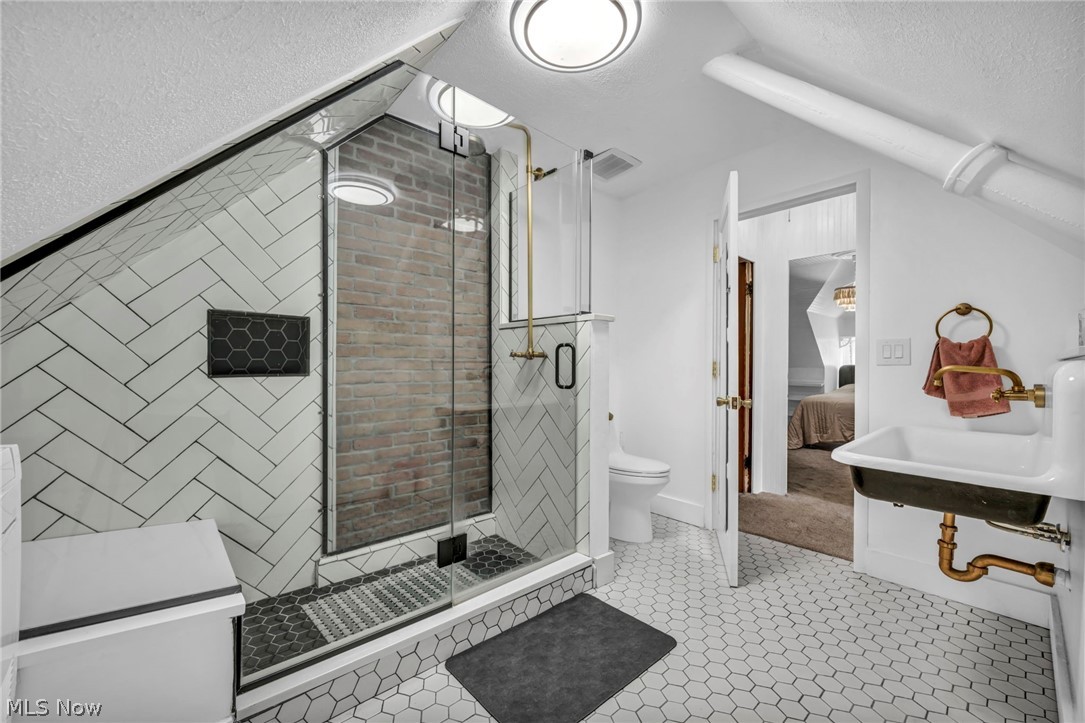 146 Harrison Street Elyria OH 44035