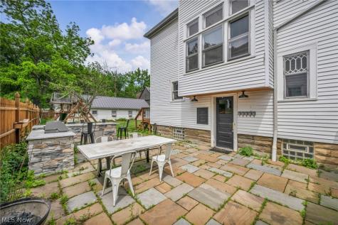 146 Harrison Street Elyria OH 44035