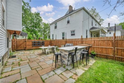 146 Harrison Street Elyria OH 44035