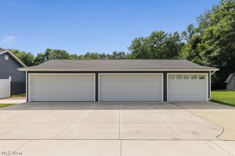 2151 Beach Drive Akron OH 44312