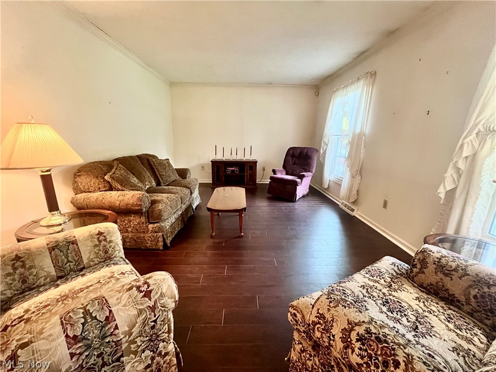 12 Surrey Lane Geneva OH 44041