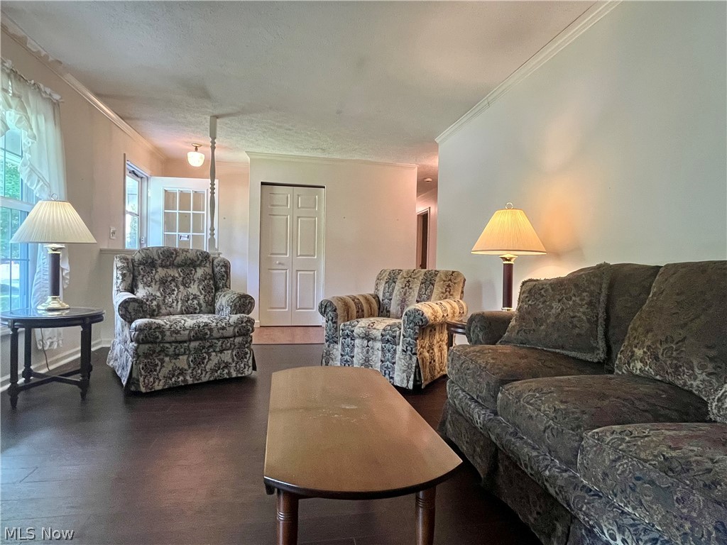 12 Surrey Lane Geneva OH 44041