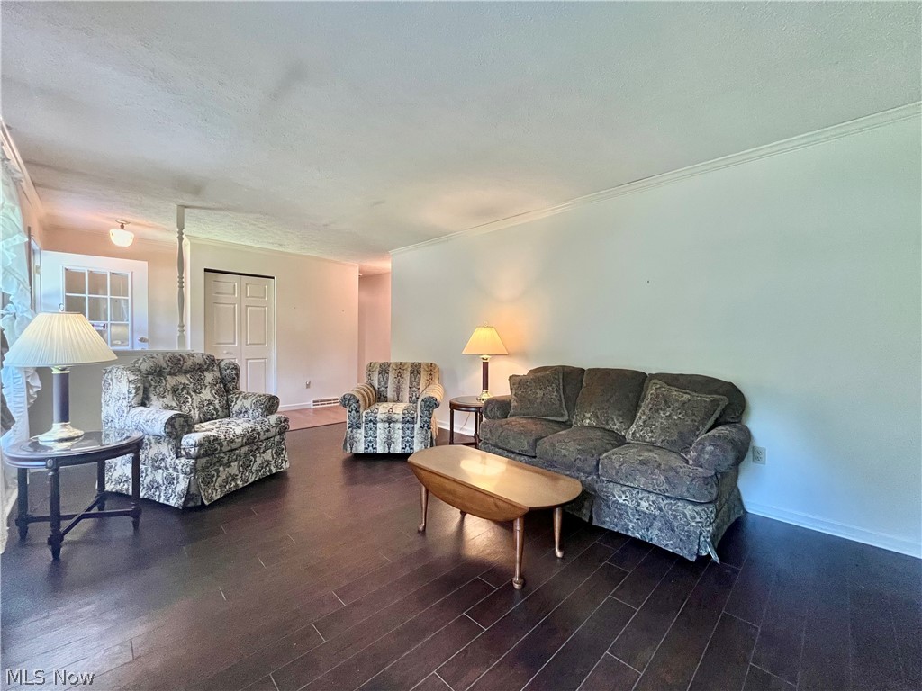 12 Surrey Lane Geneva OH 44041