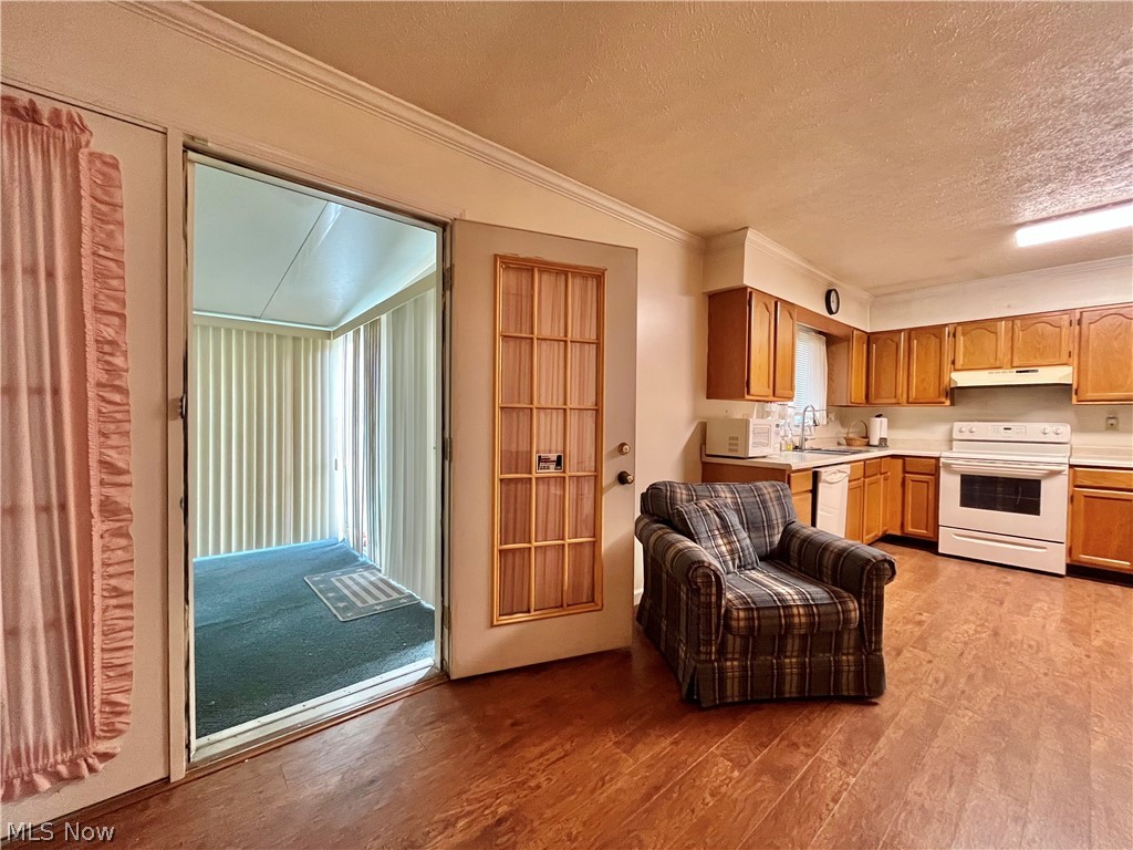 12 Surrey Lane Geneva OH 44041