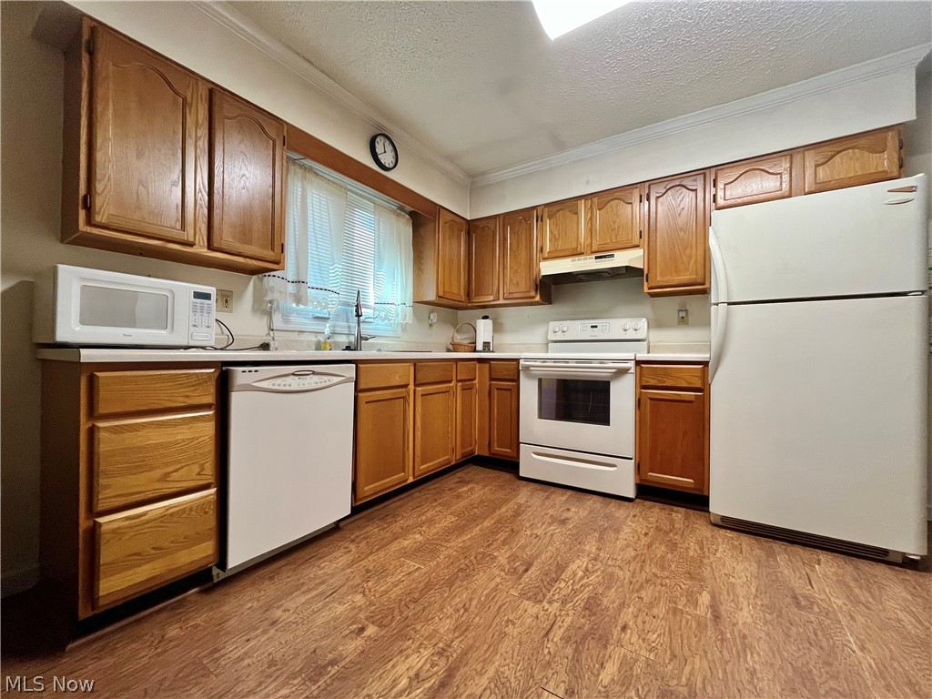12 Surrey Lane Geneva OH 44041