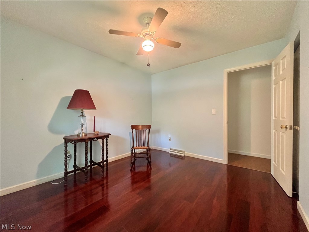 12 Surrey Lane Geneva OH 44041