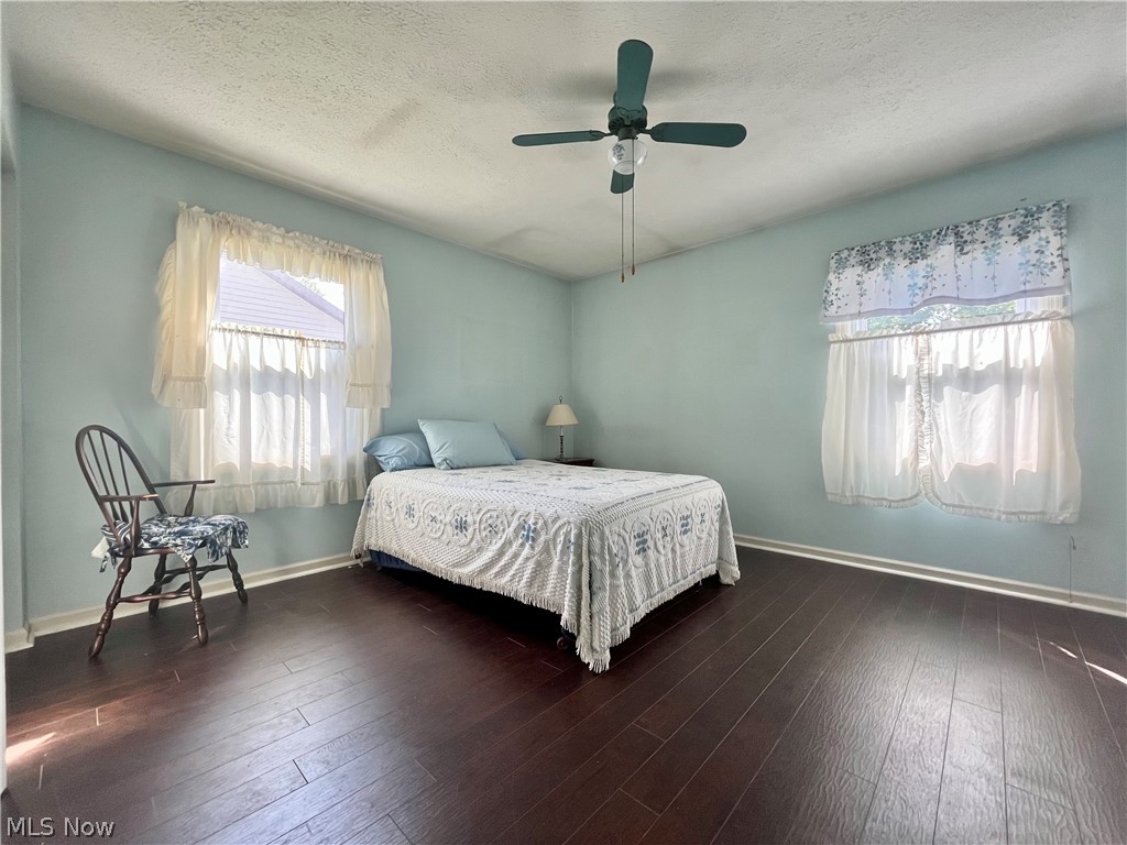 12 Surrey Lane Geneva OH 44041