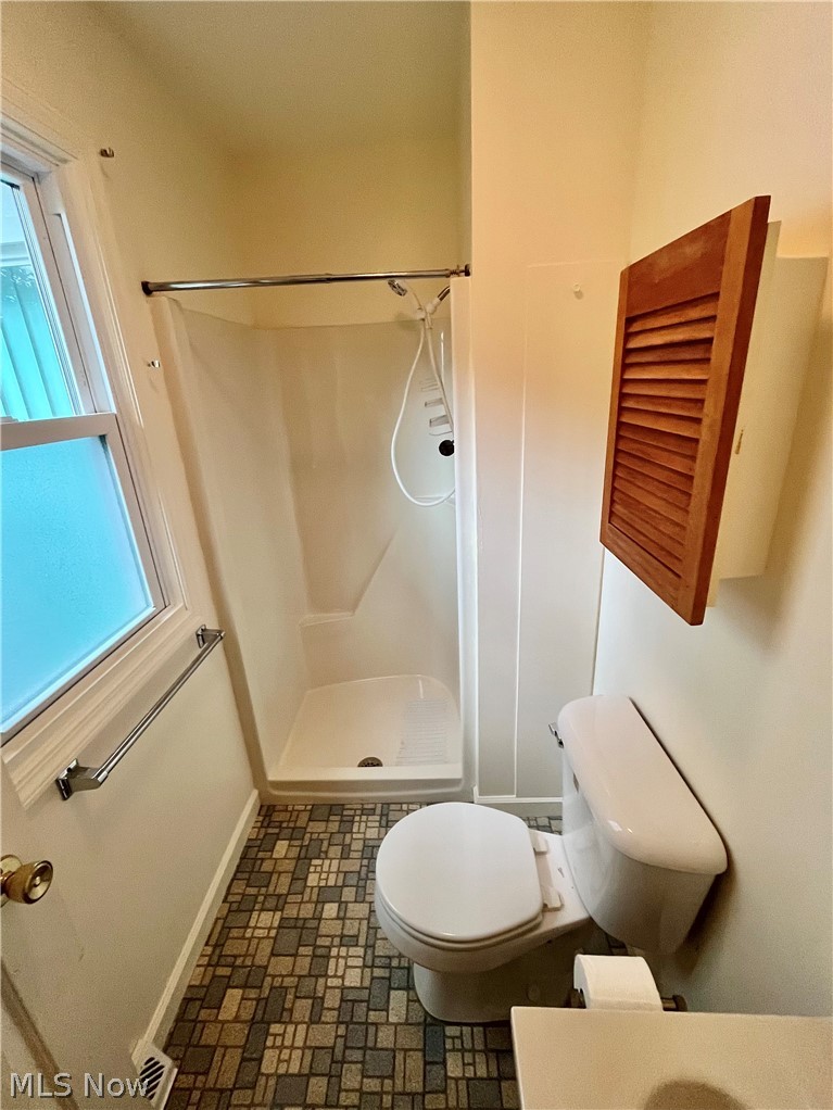 12 Surrey Lane Geneva OH 44041