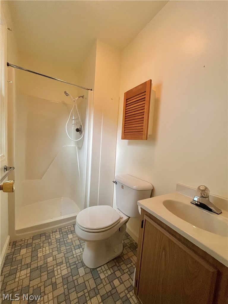12 Surrey Lane Geneva OH 44041