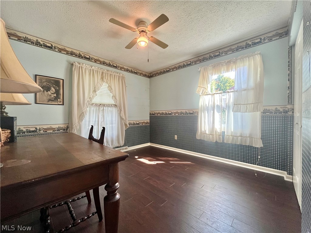 12 Surrey Lane Geneva OH 44041