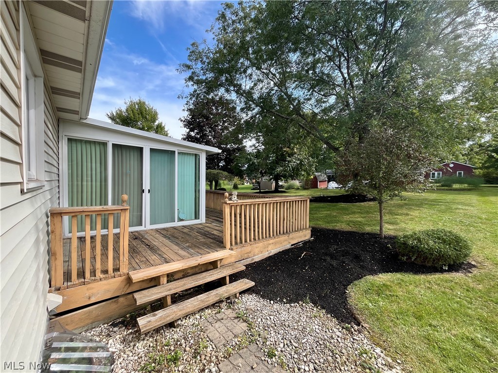 12 Surrey Lane Geneva OH 44041