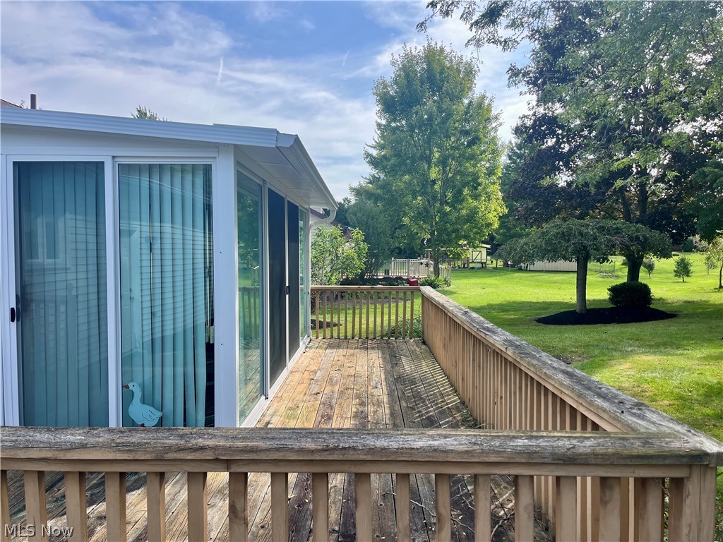 12 Surrey Lane Geneva OH 44041