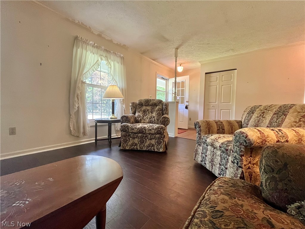 12 Surrey Lane Geneva OH 44041