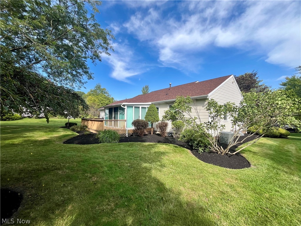 12 Surrey Lane Geneva OH 44041