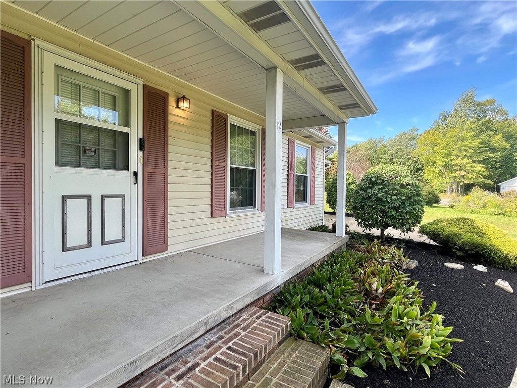 12 Surrey Lane Geneva OH 44041