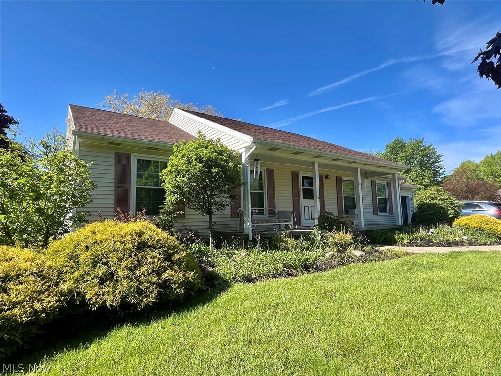 12 Surrey Lane Geneva OH 44041