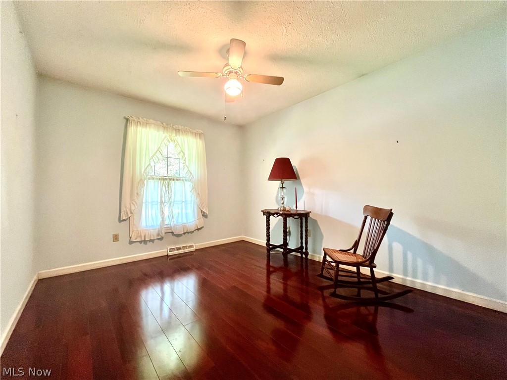 12 Surrey Lane Geneva OH 44041