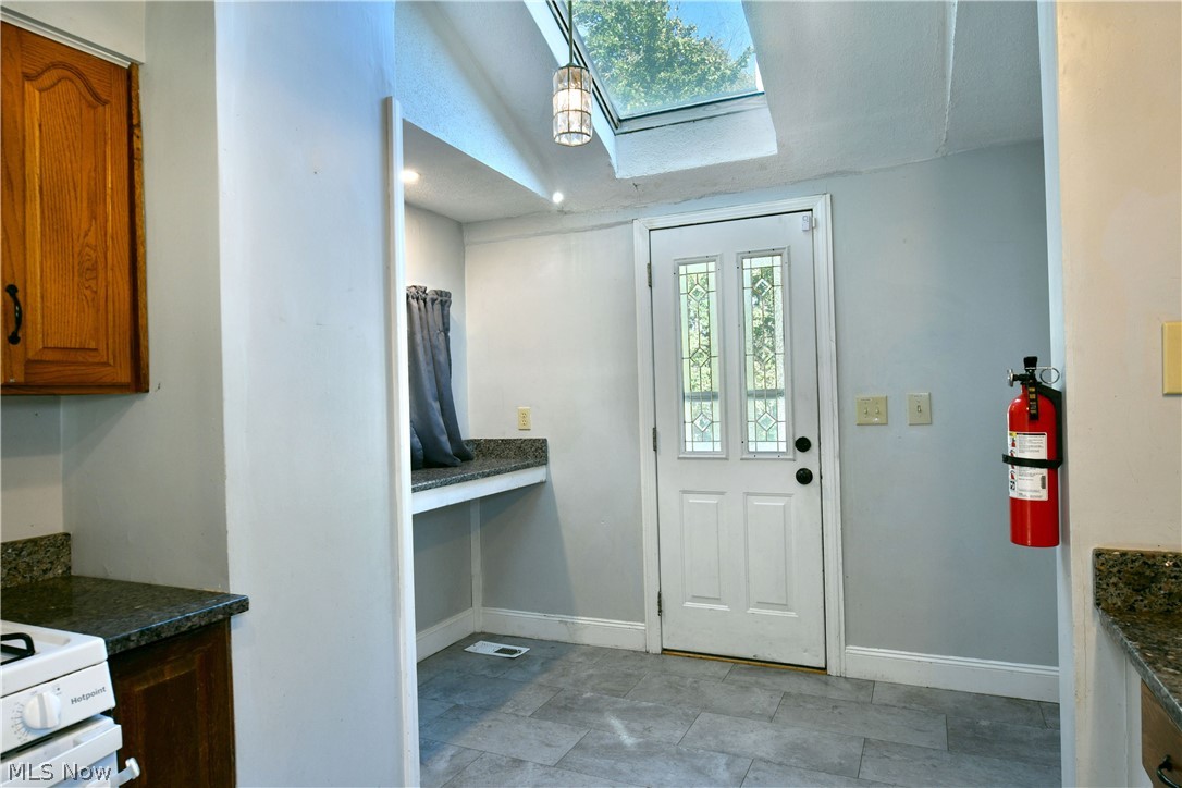 28 Walnut Street Struthers OH 44471