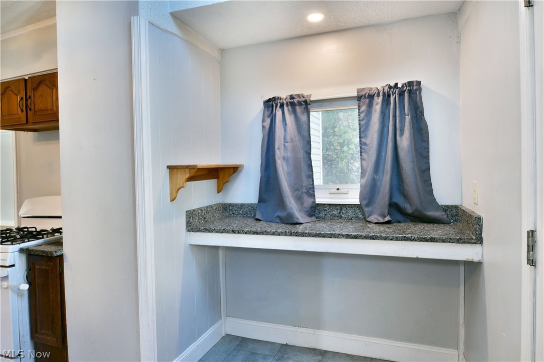 28 Walnut Street Struthers OH 44471